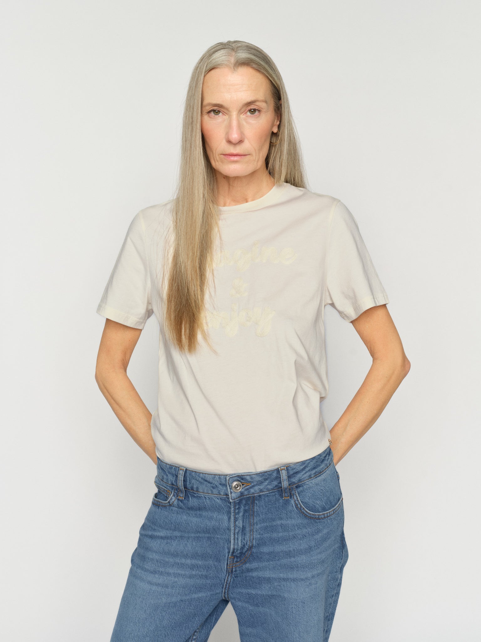 Modelshot / Ecru / Detail